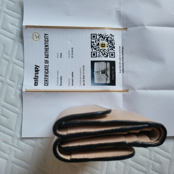 Chloe Small Alphabet Tri-Fold Wallet Textured Leather - Picture 10 of 12